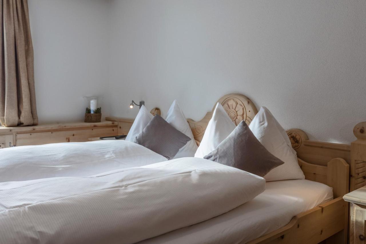 Hotel Klarer Zuoz Buitenkant foto