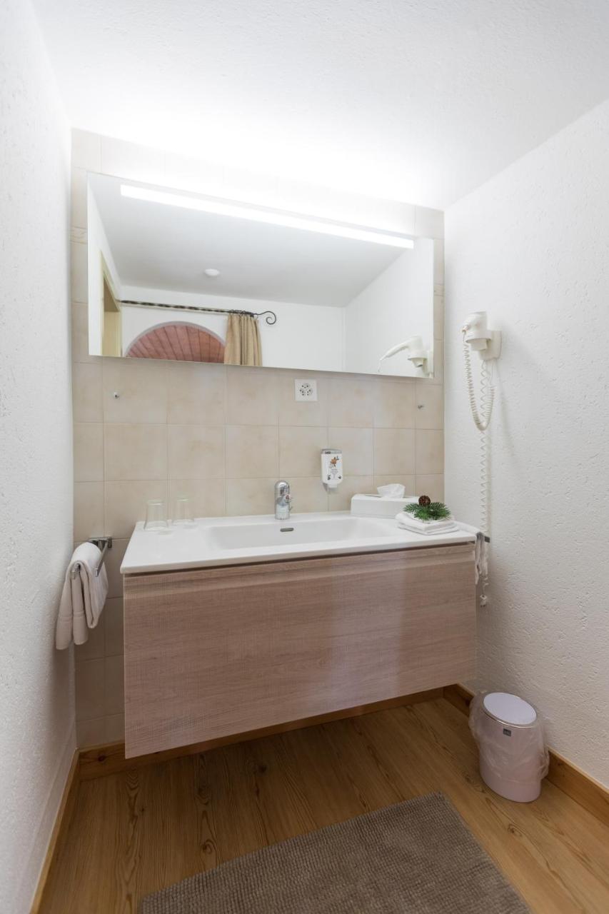 Hotel Klarer Zuoz Buitenkant foto